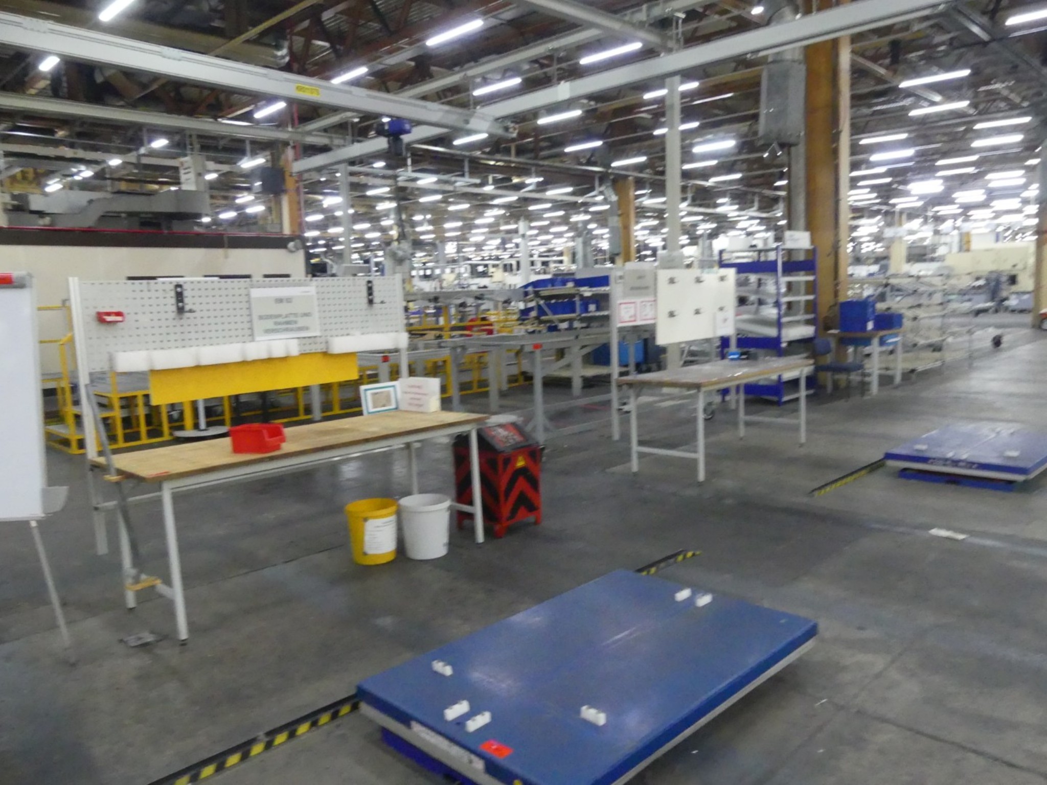 Centros de mecanizado, máquinas para trabajar el metal y líneas de producción de la industria del automóvil-3