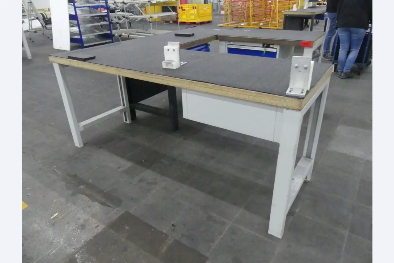 Centra obróbcze, maszyny do obróbki metalu i linie produkcyjne z branży motoryzacyjnej-2