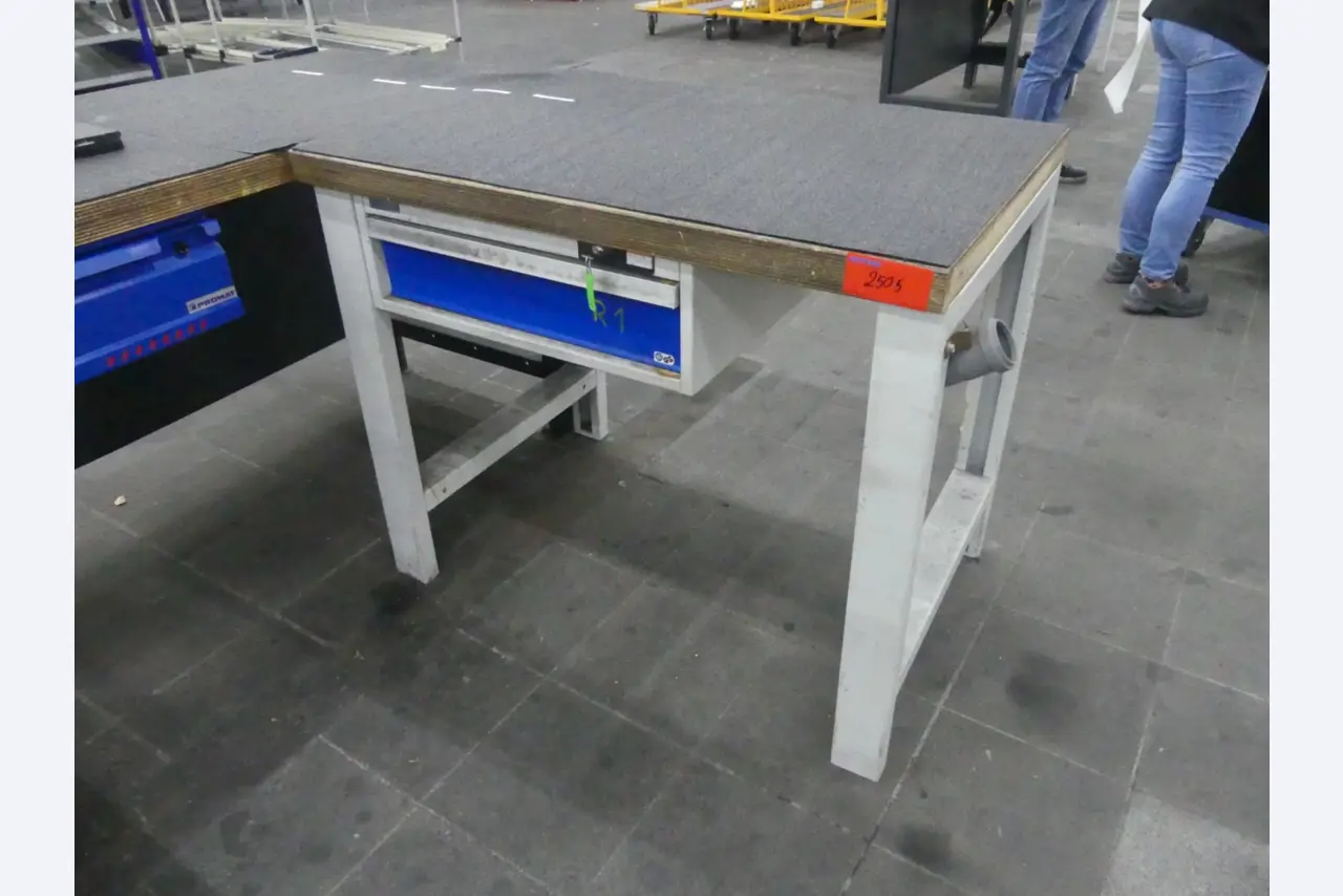 Centra obróbcze, maszyny do obróbki metalu i linie produkcyjne z branży motoryzacyjnej-1