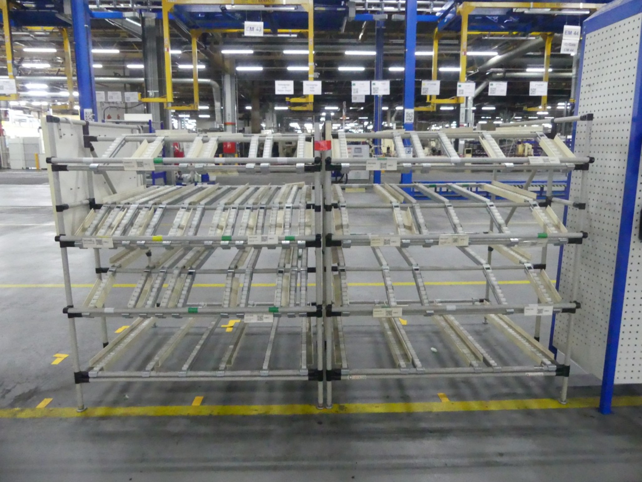 Centra obróbcze, maszyny do obróbki metalu i linie produkcyjne z branży motoryzacyjnej-1