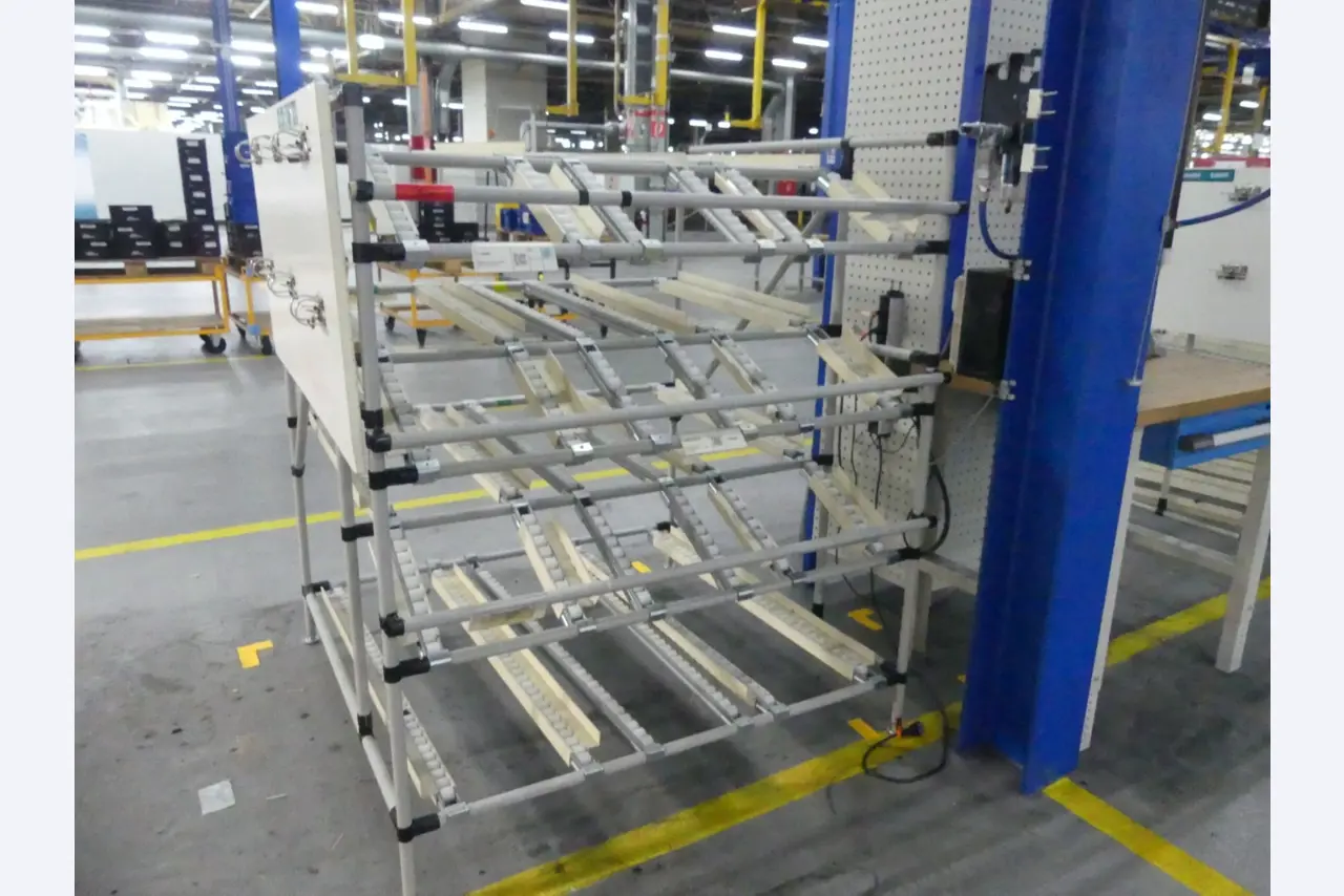 Centra obróbcze, maszyny do obróbki metalu i linie produkcyjne z branży motoryzacyjnej-1