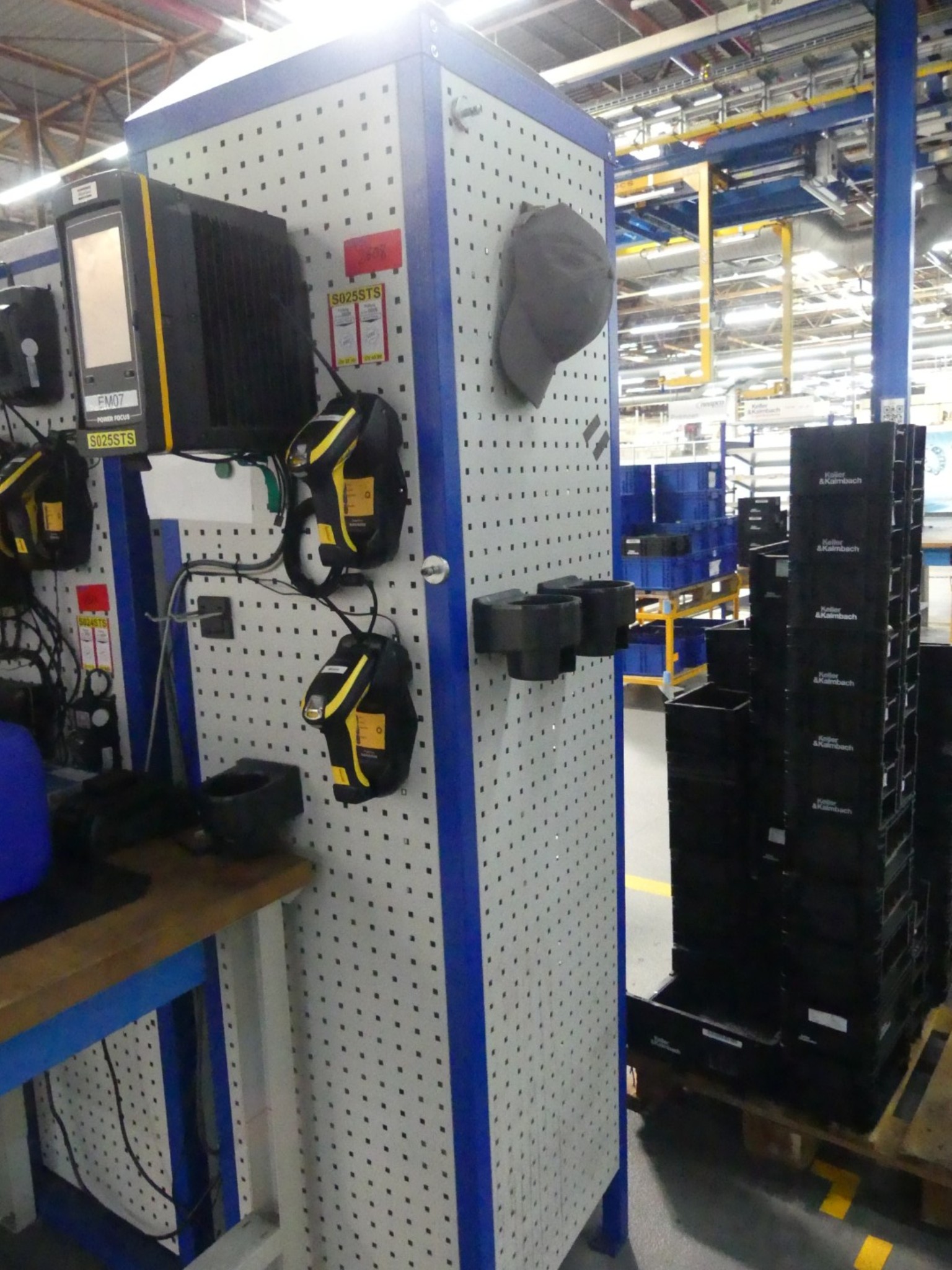 Centra obróbcze, maszyny do obróbki metalu i linie produkcyjne z branży motoryzacyjnej-1
