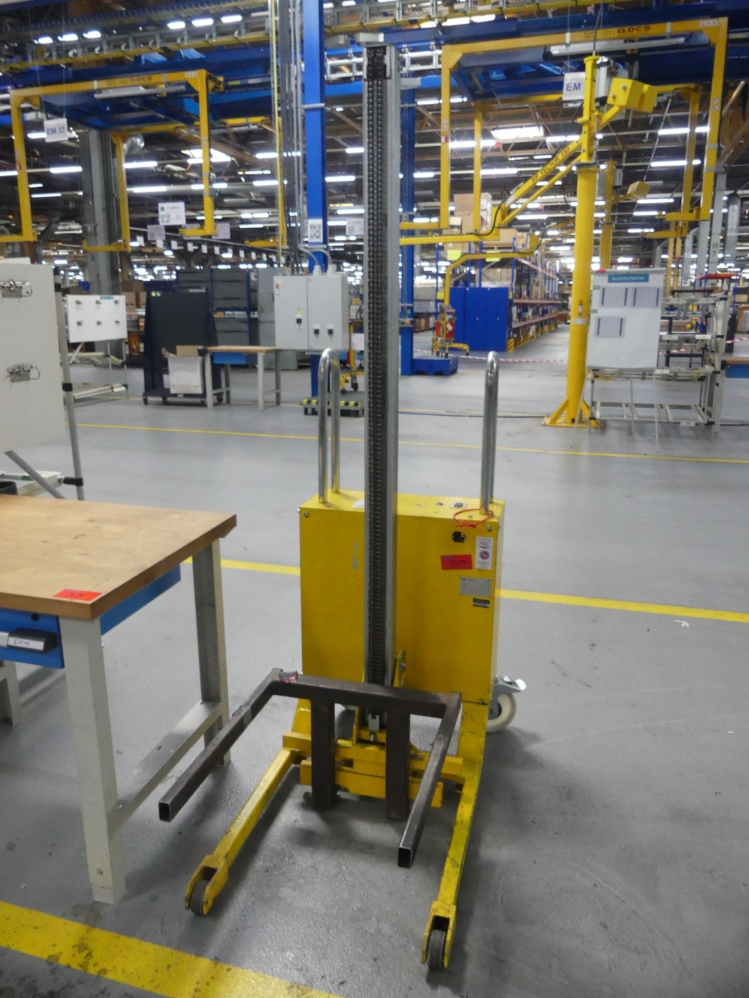 Centra obróbcze, maszyny do obróbki metalu i linie produkcyjne z branży motoryzacyjnej-1