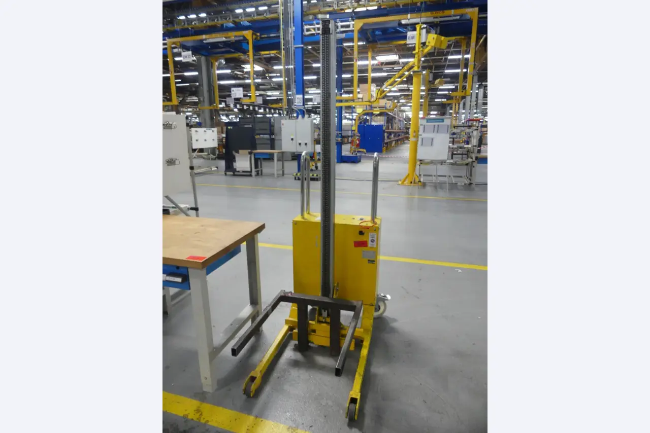Centra obróbcze, maszyny do obróbki metalu i linie produkcyjne z branży motoryzacyjnej-1