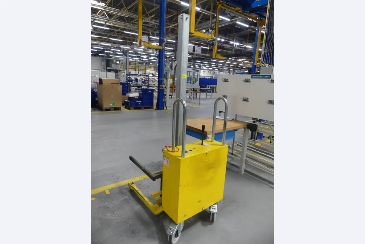 Centra obróbcze, maszyny do obróbki metalu i linie produkcyjne z branży motoryzacyjnej-4