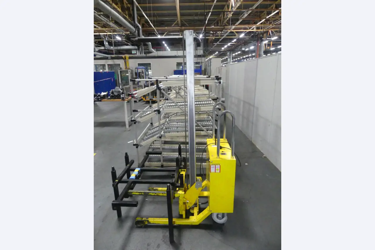 Centra obróbcze, maszyny do obróbki metalu i linie produkcyjne z branży motoryzacyjnej-1