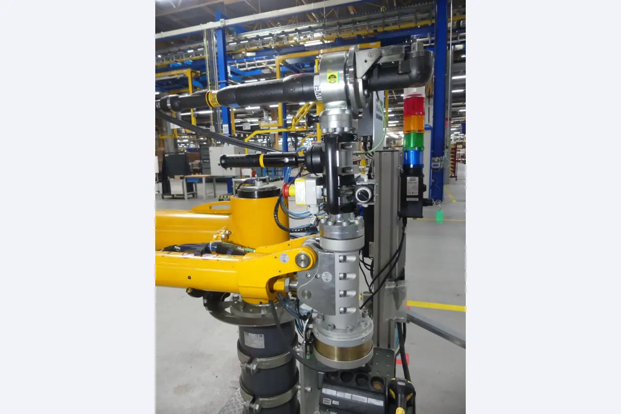 Centra obróbcze, maszyny do obróbki metalu i linie produkcyjne z branży motoryzacyjnej-3