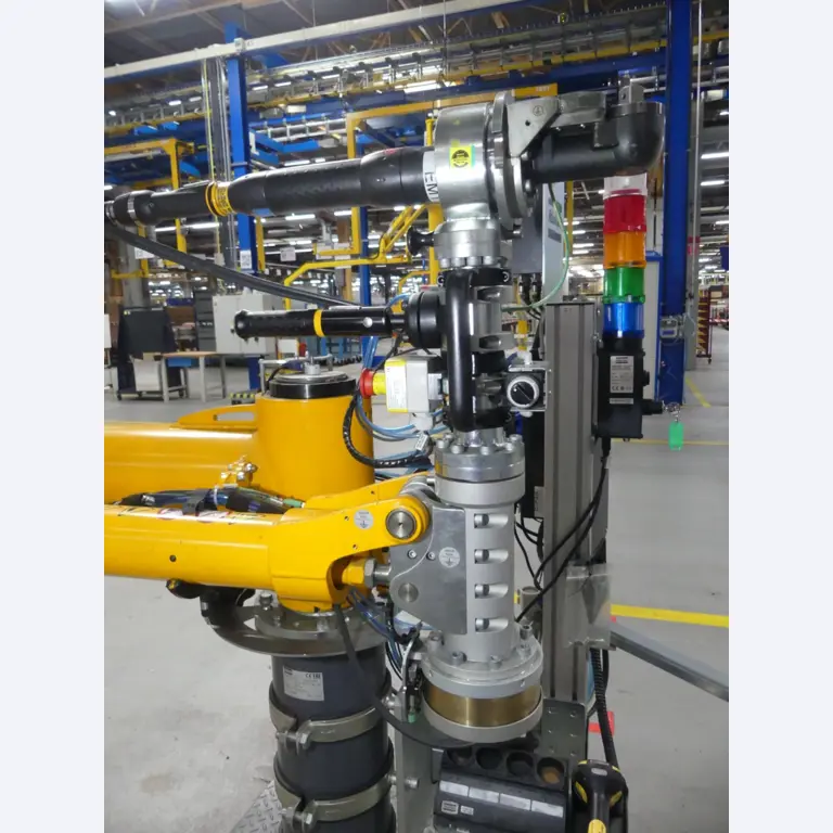 Centra obróbcze, maszyny do obróbki metalu i linie produkcyjne z branży motoryzacyjnej-3