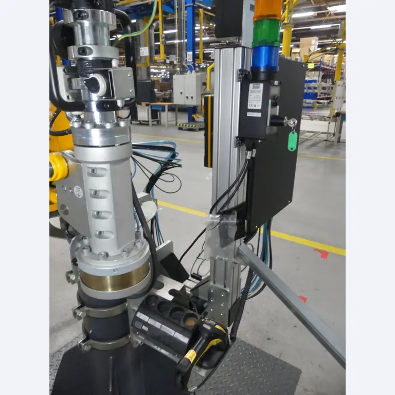 Centra obróbcze, maszyny do obróbki metalu i linie produkcyjne z branży motoryzacyjnej-4