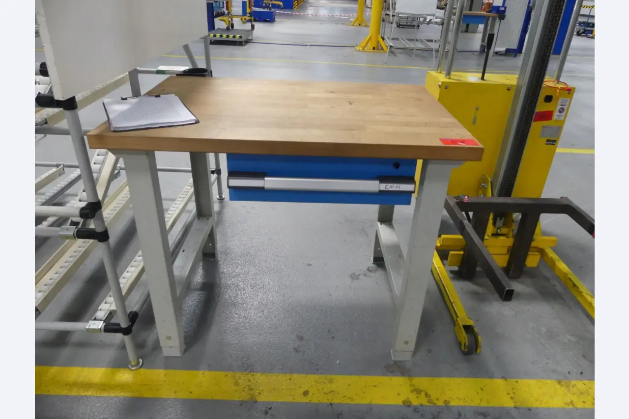 Centra obróbcze, maszyny do obróbki metalu i linie produkcyjne z branży motoryzacyjnej-1