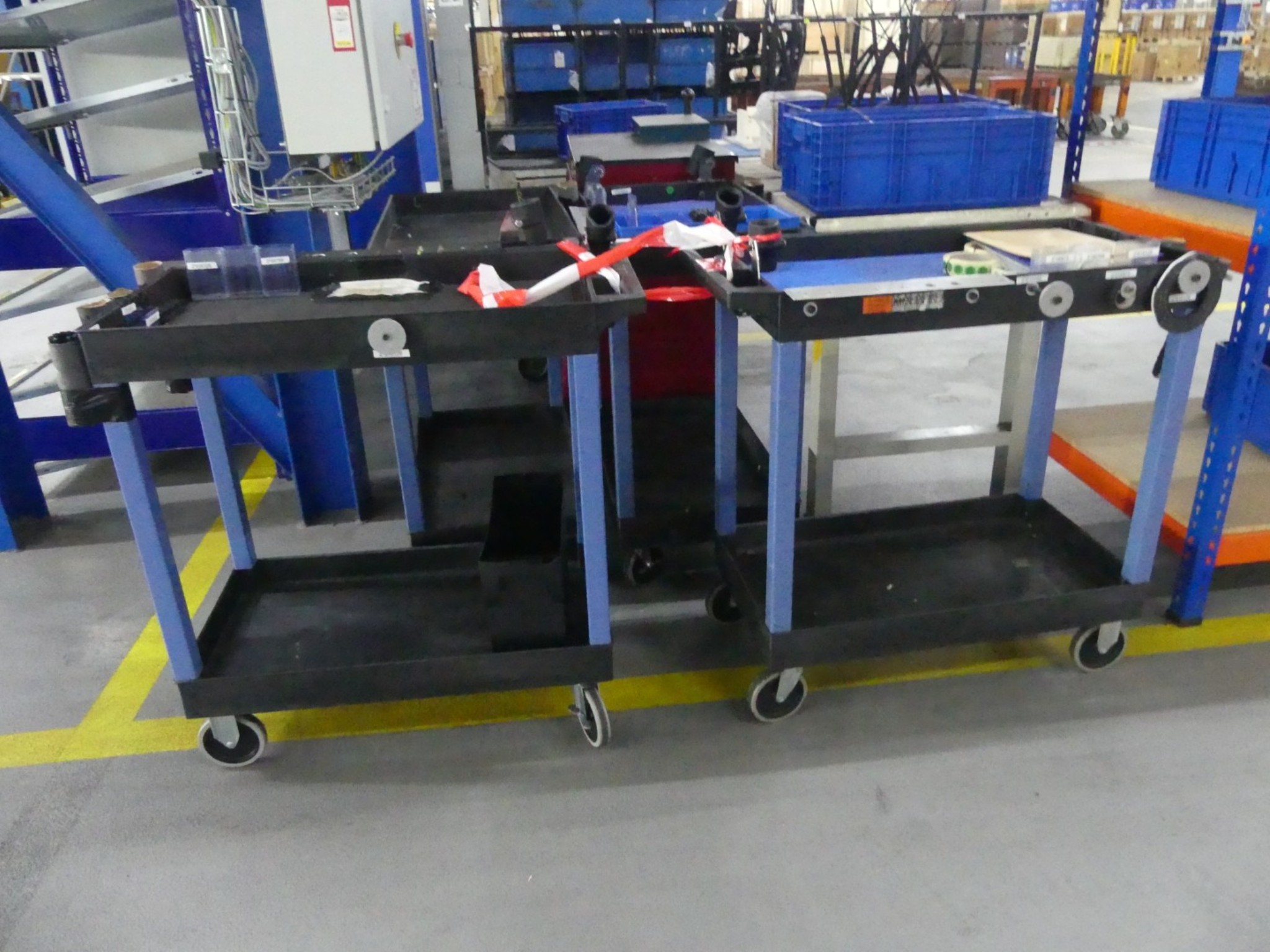 Bearbeitungszentren, metallbearbeitende Maschinen und Produktionslinen aus der Automobilindustrie-1