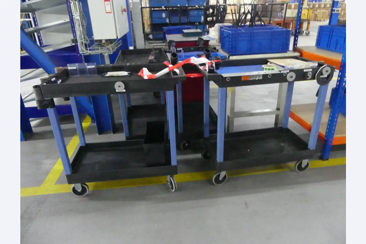 Bearbeitungszentren, metallbearbeitende Maschinen und Produktionslinen aus der Automobilindustrie-1