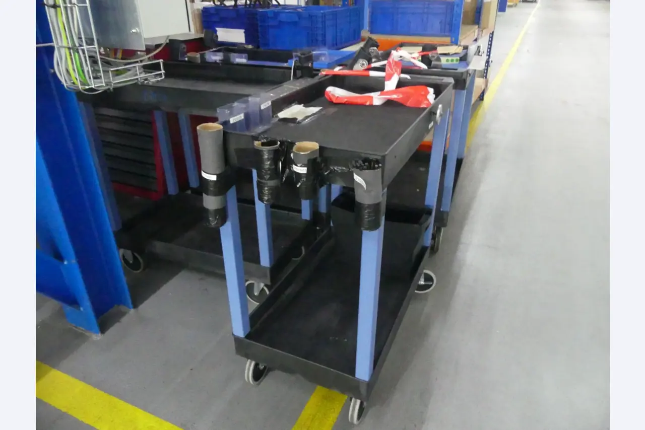 Bearbeitungszentren, metallbearbeitende Maschinen und Produktionslinen aus der Automobilindustrie-3