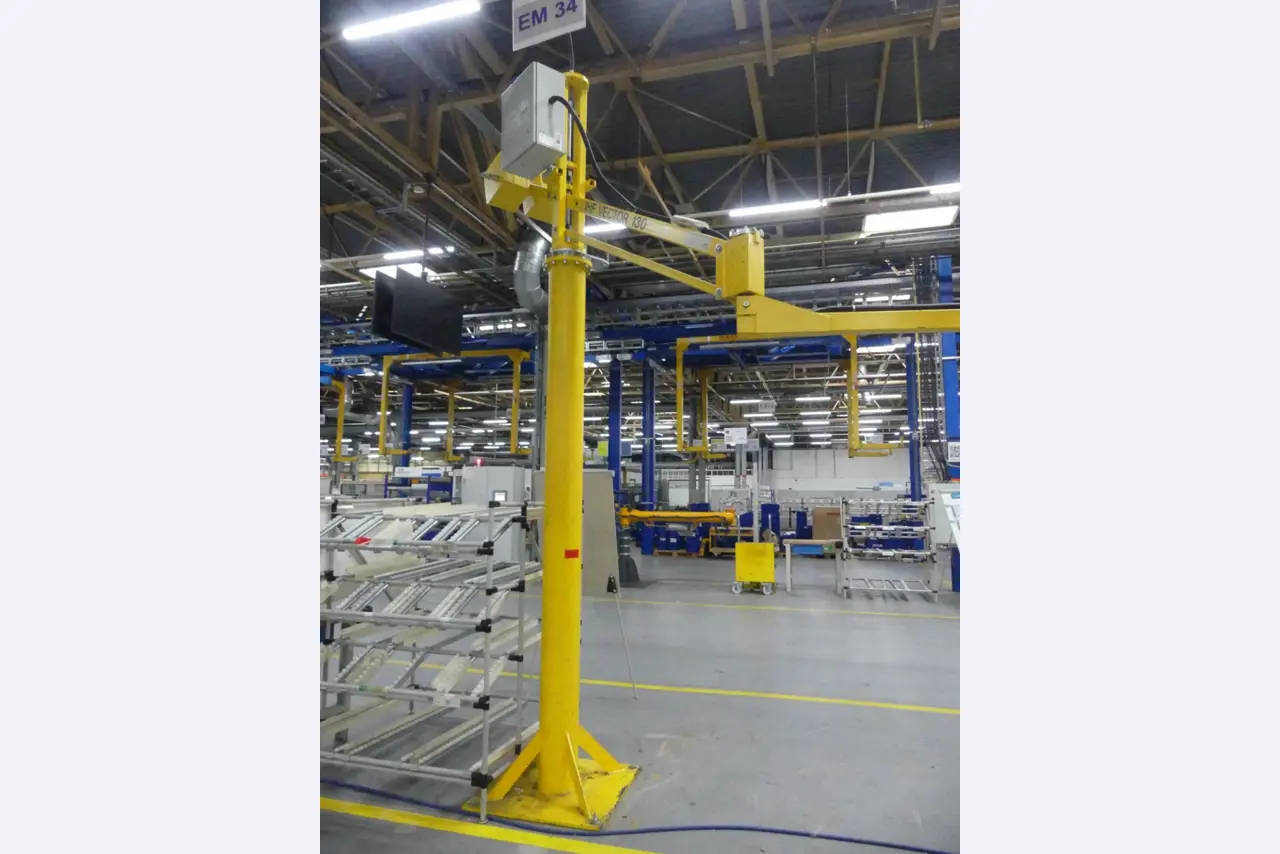 Centra obróbcze, maszyny do obróbki metalu i linie produkcyjne z branży motoryzacyjnej-1