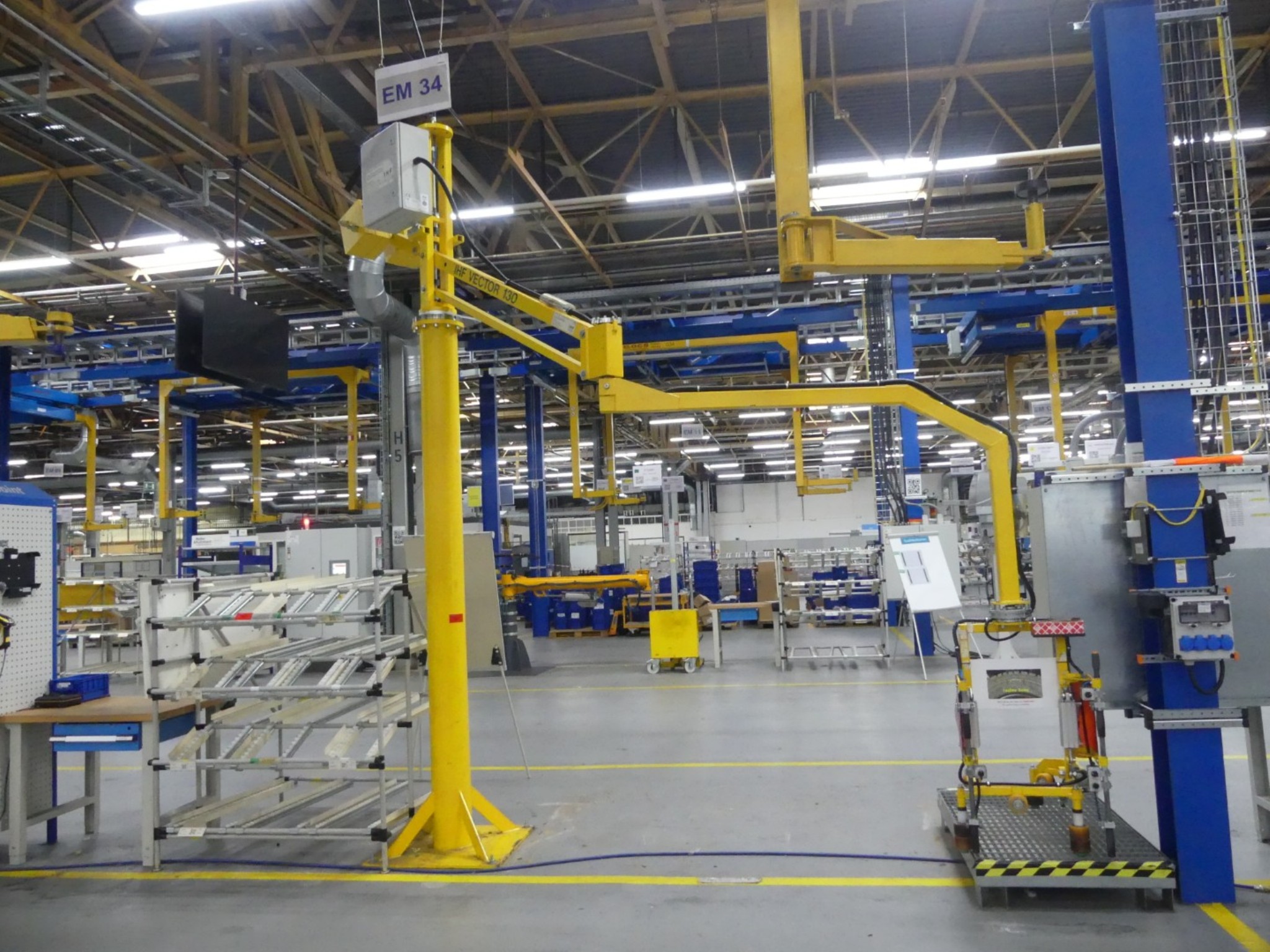 Centra obróbcze, maszyny do obróbki metalu i linie produkcyjne z branży motoryzacyjnej-2