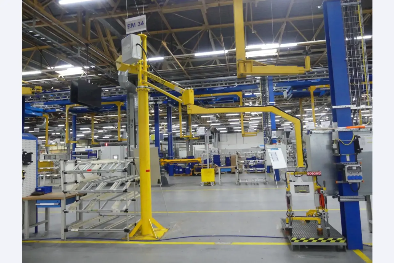 Centra obróbcze, maszyny do obróbki metalu i linie produkcyjne z branży motoryzacyjnej-2