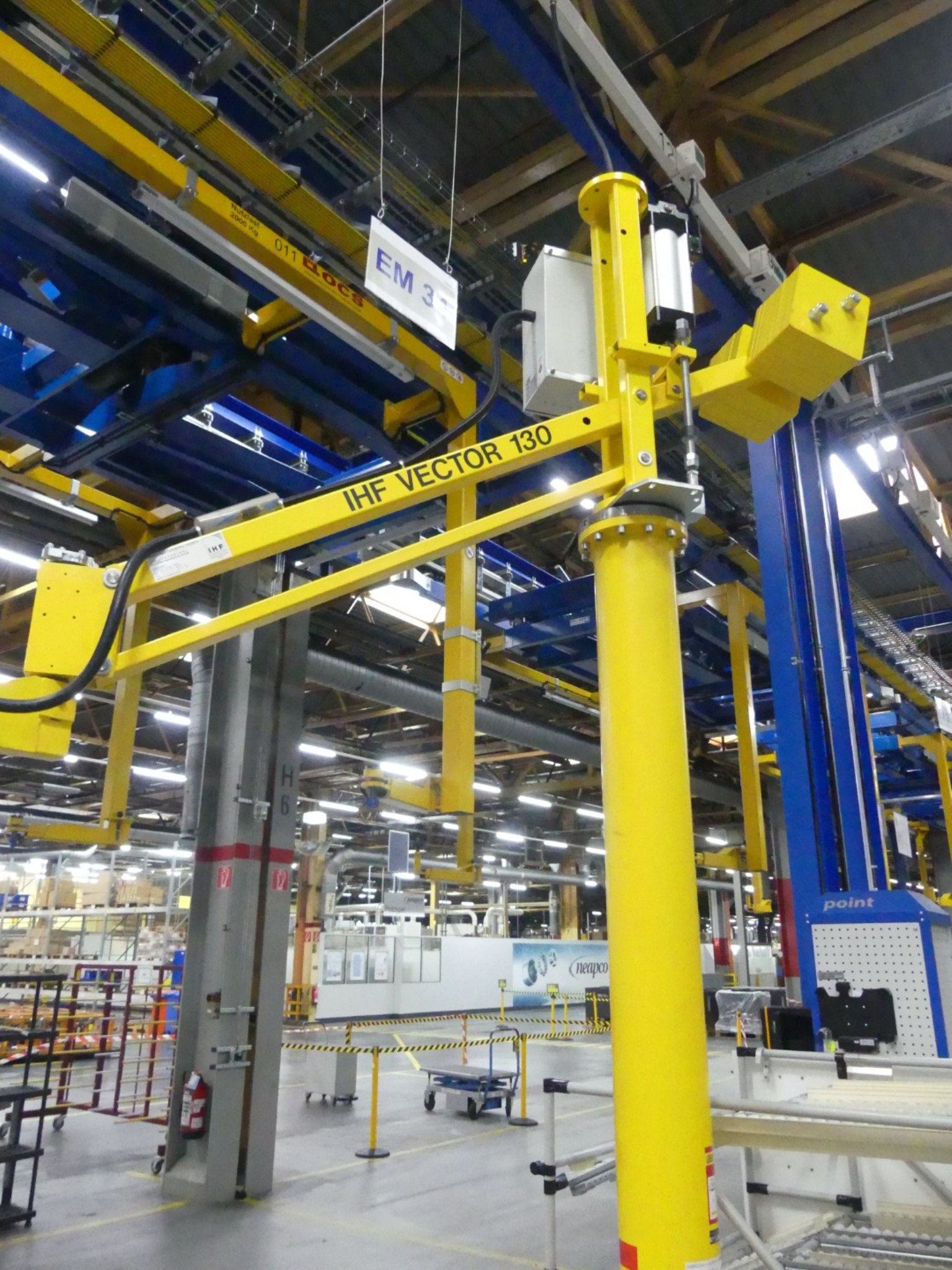 Centra obróbcze, maszyny do obróbki metalu i linie produkcyjne z branży motoryzacyjnej-4