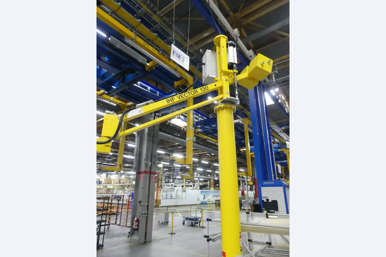 Centra obróbcze, maszyny do obróbki metalu i linie produkcyjne z branży motoryzacyjnej-4