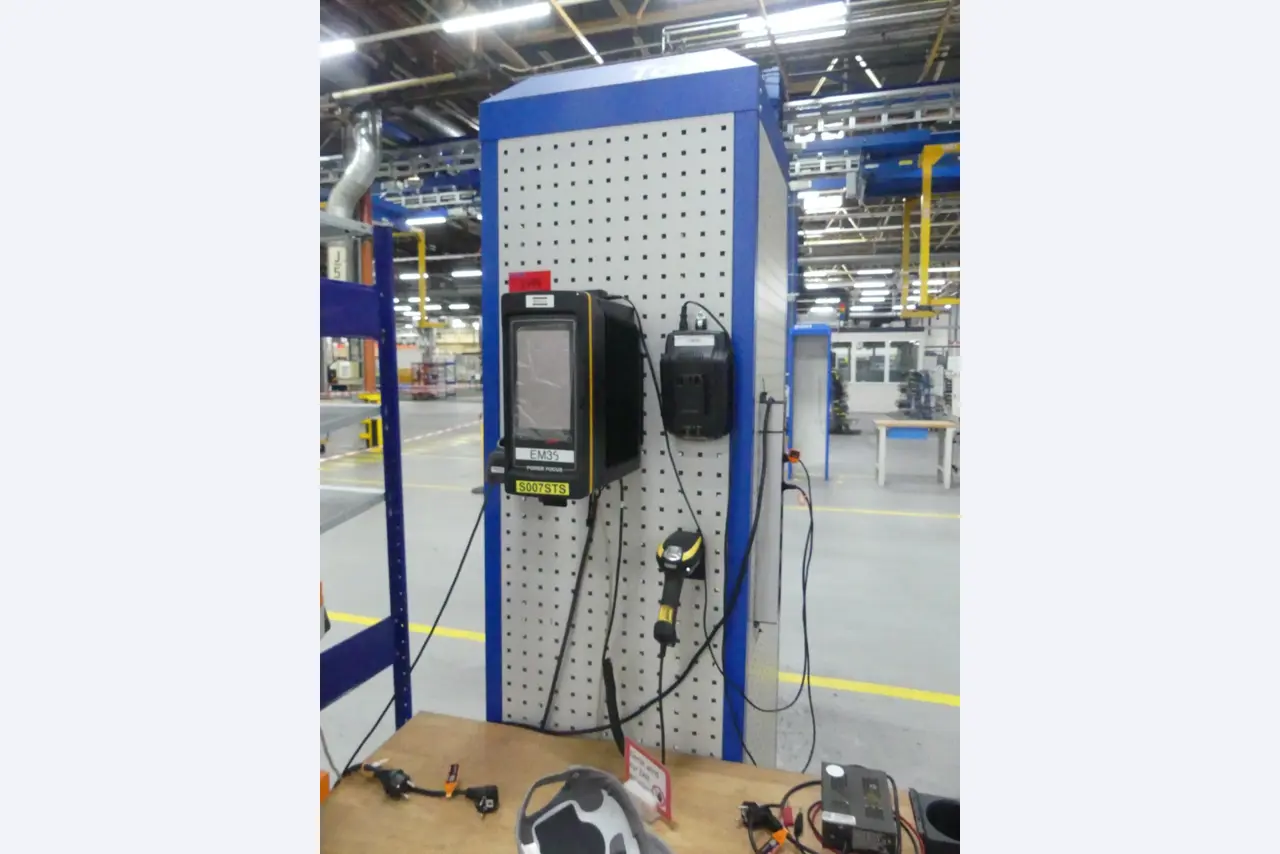 Centra obróbcze, maszyny do obróbki metalu i linie produkcyjne z branży motoryzacyjnej-1