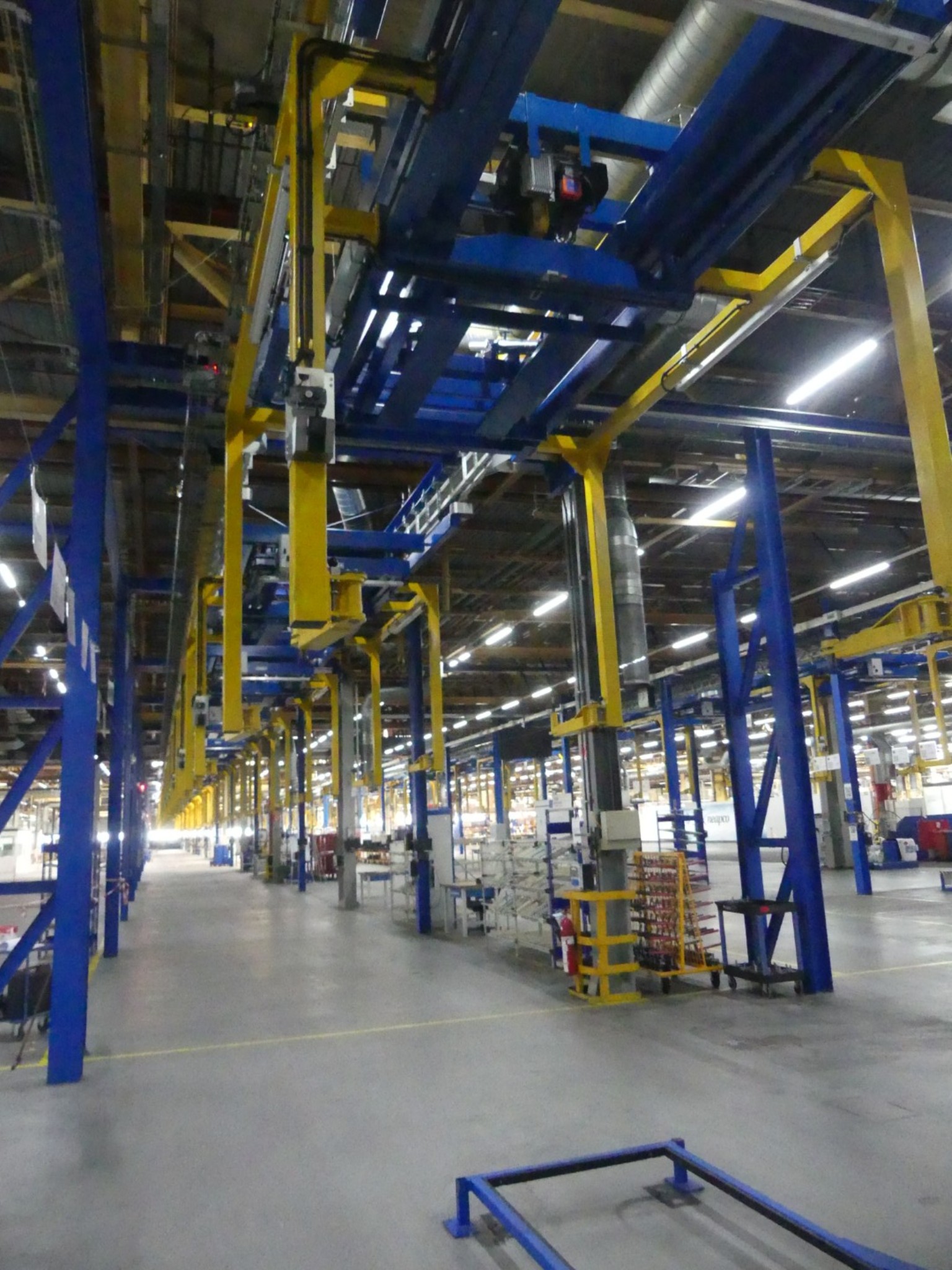Centra obróbcze, maszyny do obróbki metalu i linie produkcyjne z branży motoryzacyjnej-1