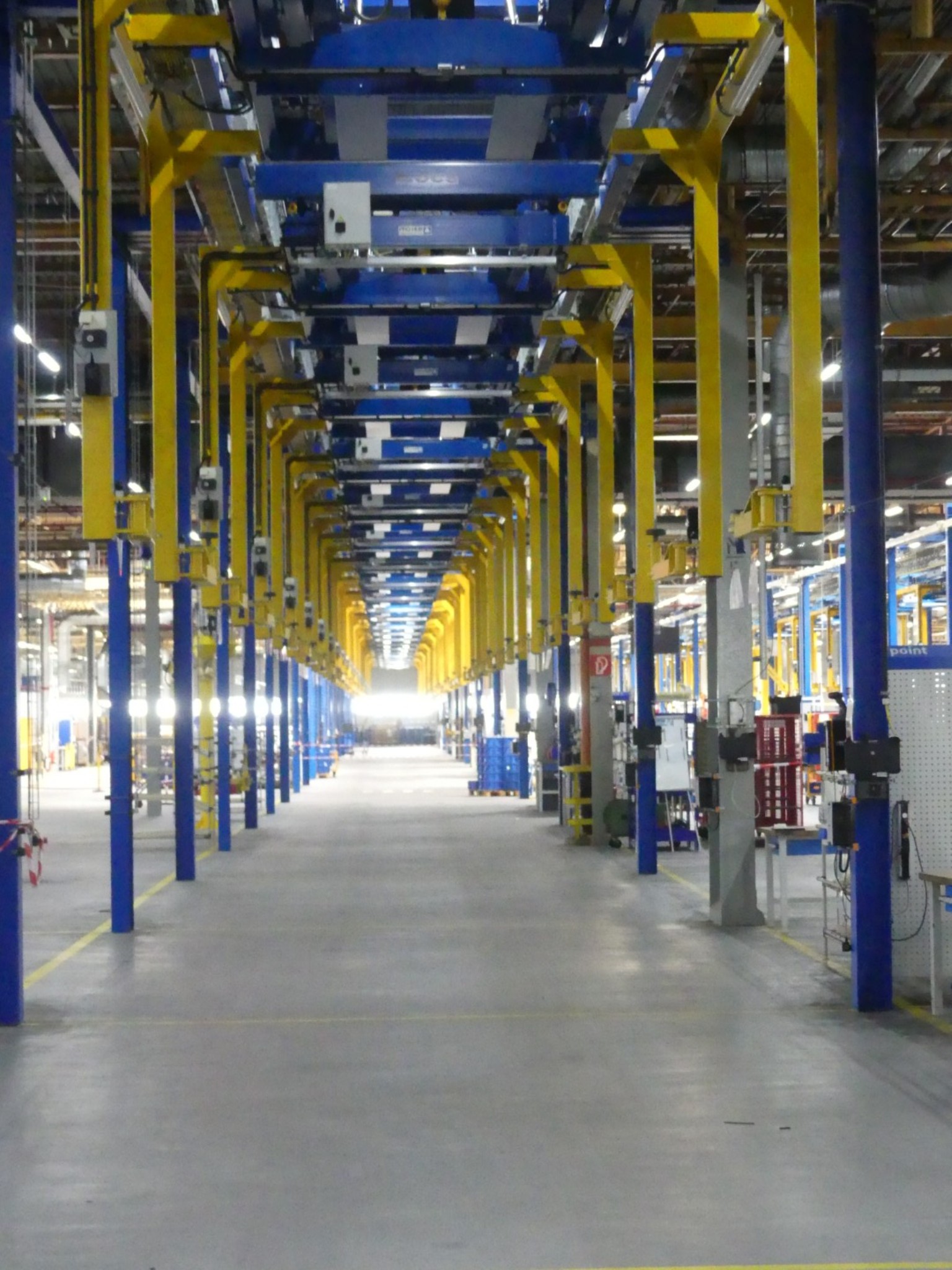 Centra obróbcze, maszyny do obróbki metalu i linie produkcyjne z branży motoryzacyjnej-2