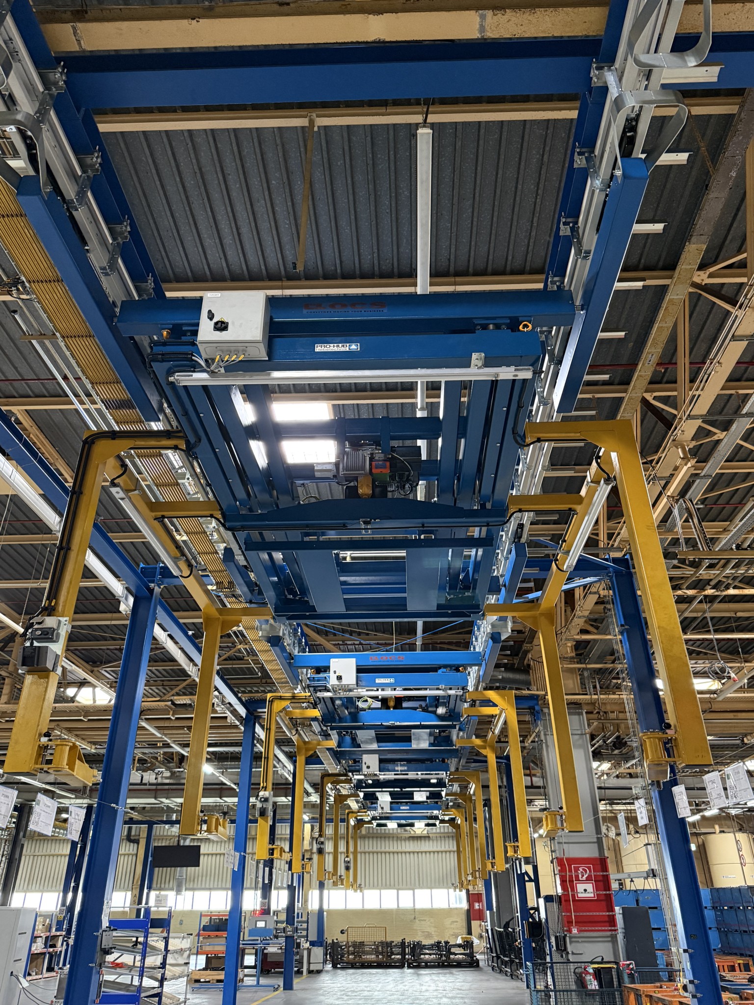 Centra obróbcze, maszyny do obróbki metalu i linie produkcyjne z branży motoryzacyjnej-4