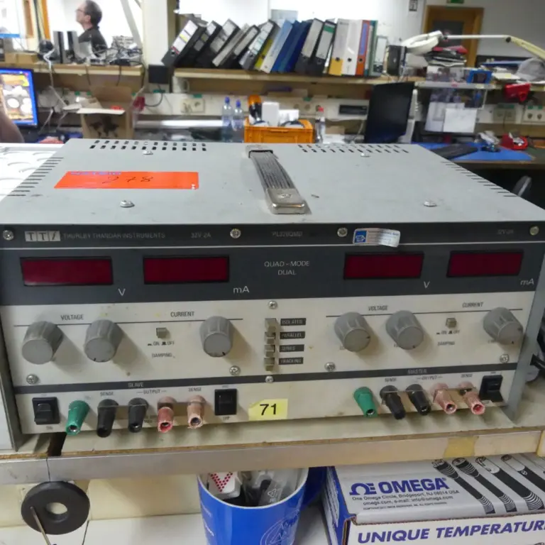 Alimentation de laboratoire PTI PL 230 QMD