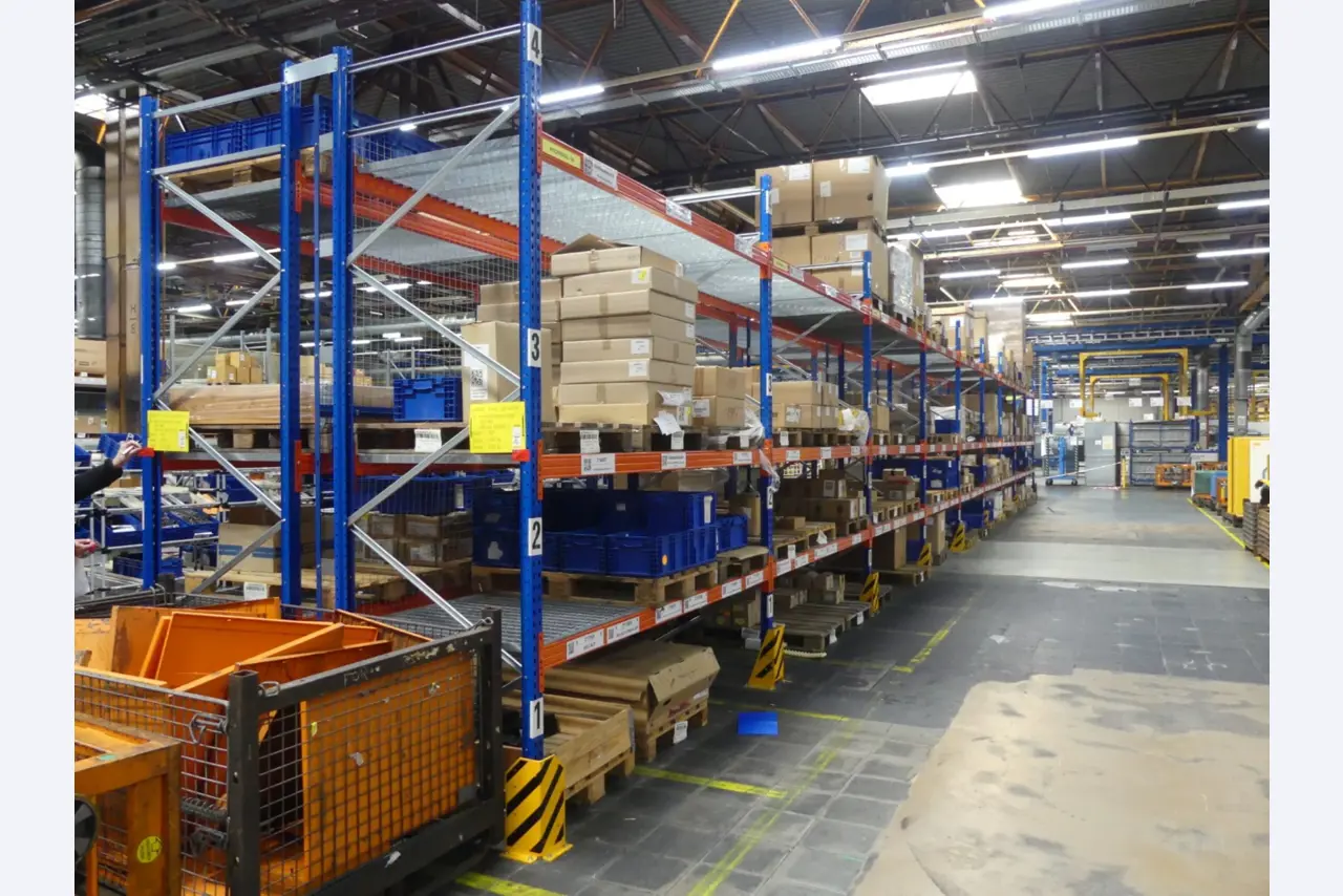 Centra obróbcze, maszyny do obróbki metalu i linie produkcyjne z branży motoryzacyjnej-1