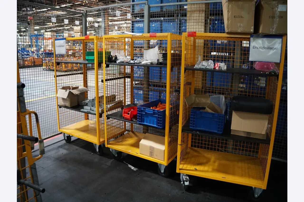 Centra obróbcze, maszyny do obróbki metalu i linie produkcyjne z branży motoryzacyjnej-4