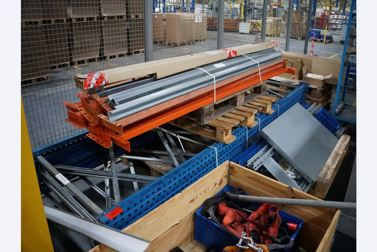 Centra obróbcze, maszyny do obróbki metalu i linie produkcyjne z branży motoryzacyjnej-1