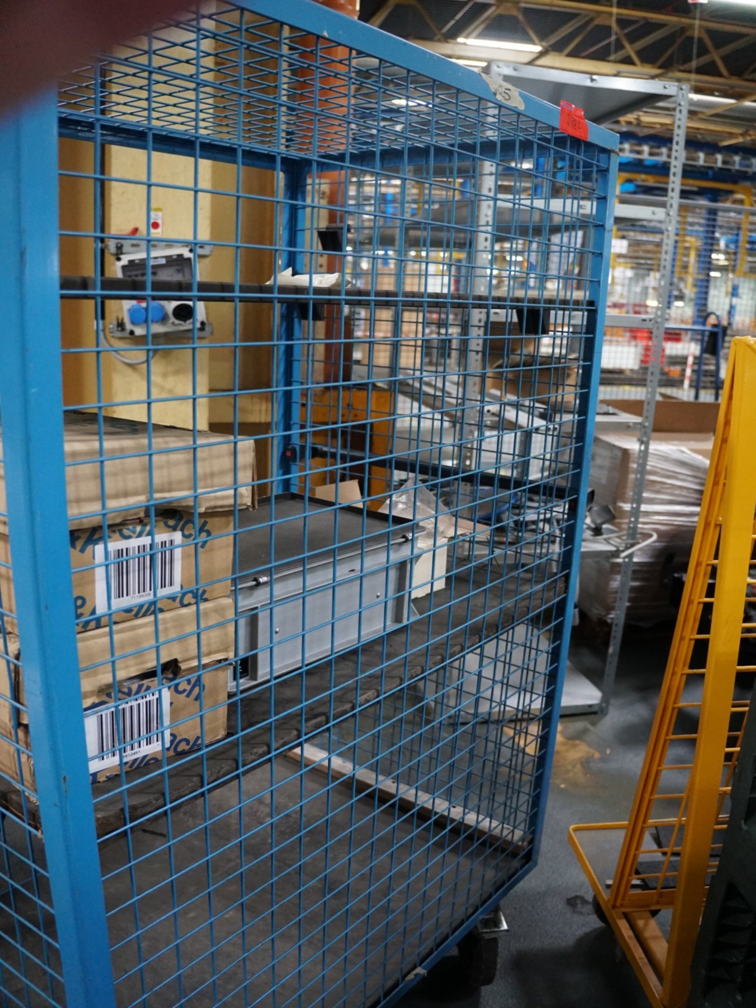 Centra obróbcze, maszyny do obróbki metalu i linie produkcyjne z branży motoryzacyjnej-1