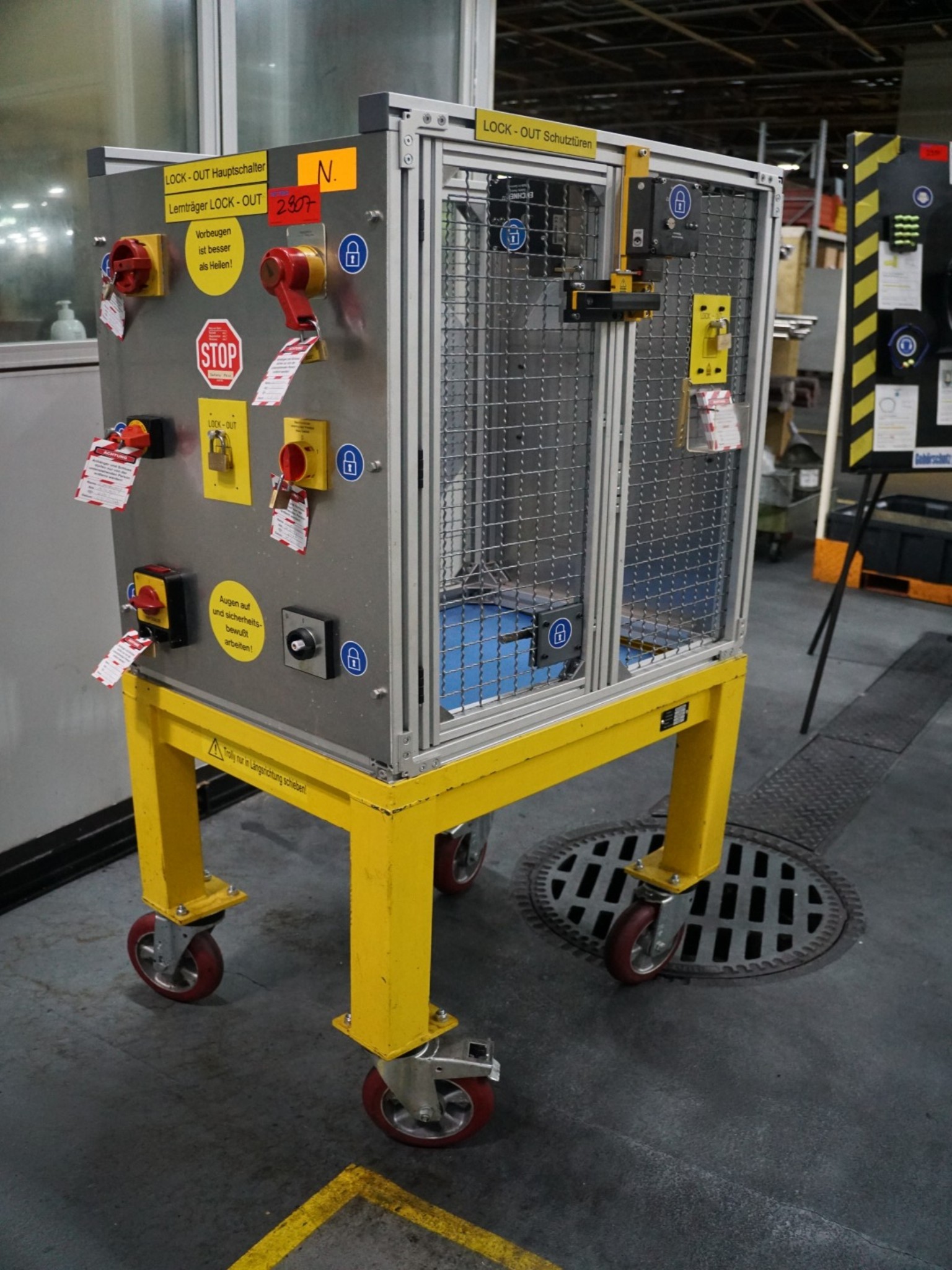 Centra obróbcze, maszyny do obróbki metalu i linie produkcyjne z branży motoryzacyjnej-1