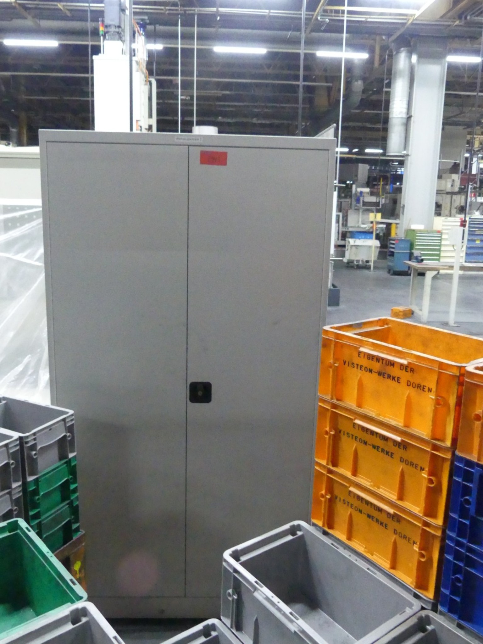 Bearbeitungszentren, metallbearbeitende Maschinen und Produktionslinen aus der Automobilindustrie-1