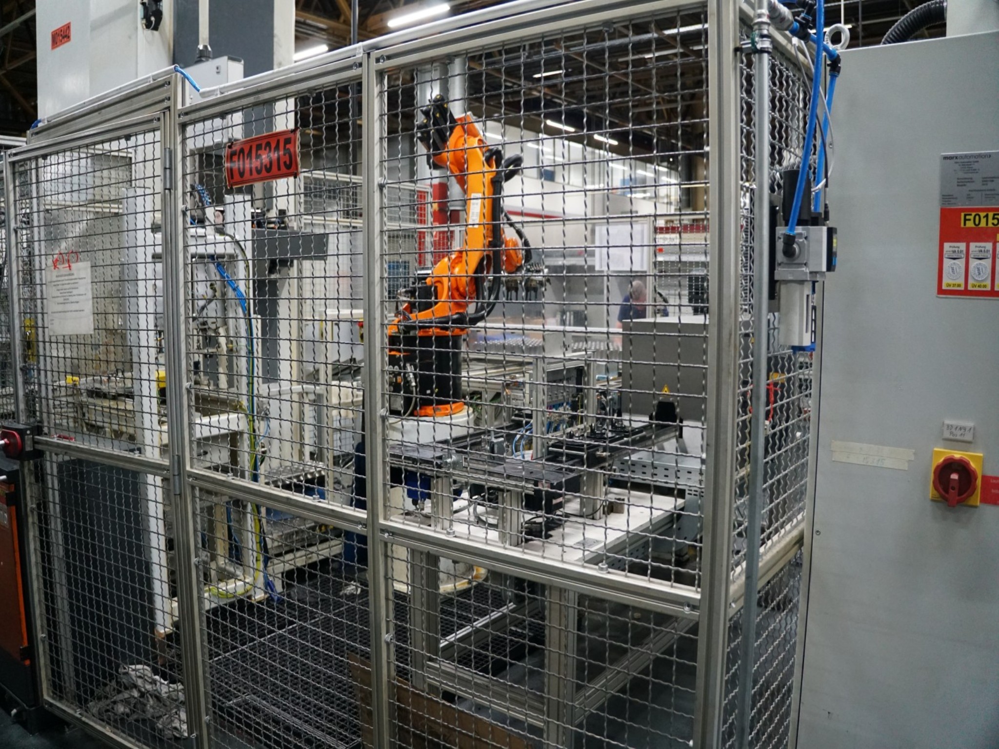 Centra obróbcze, maszyny do obróbki metalu i linie produkcyjne z branży motoryzacyjnej-4