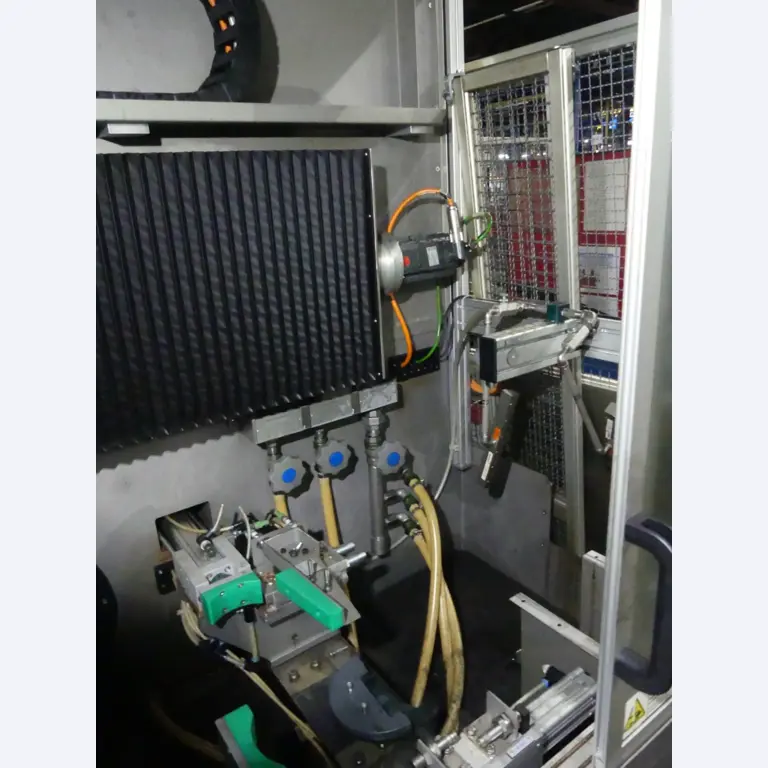 Centra obróbcze, maszyny do obróbki metalu i linie produkcyjne z branży motoryzacyjnej-3