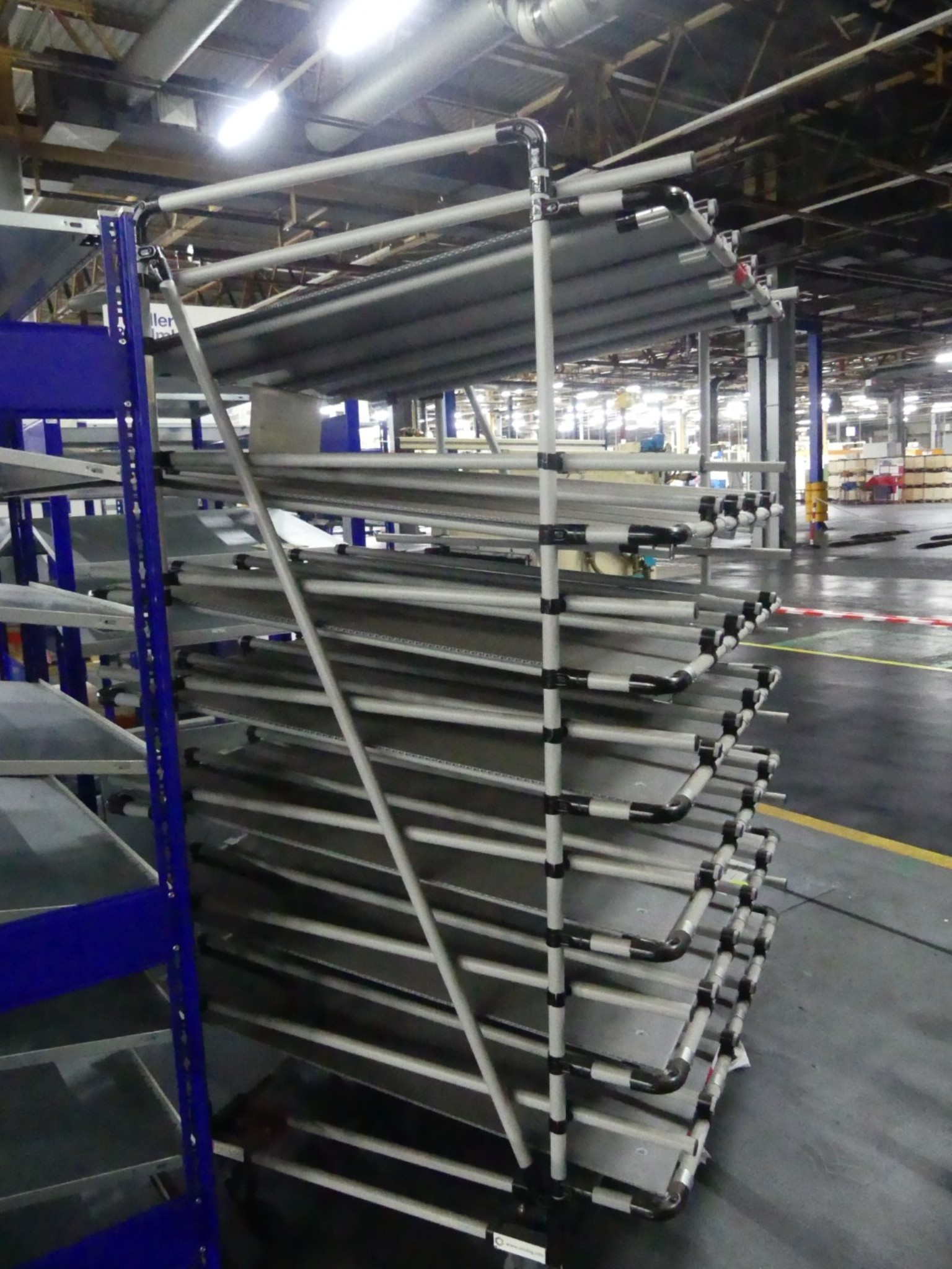 Centra obróbcze, maszyny do obróbki metalu i linie produkcyjne z branży motoryzacyjnej-3
