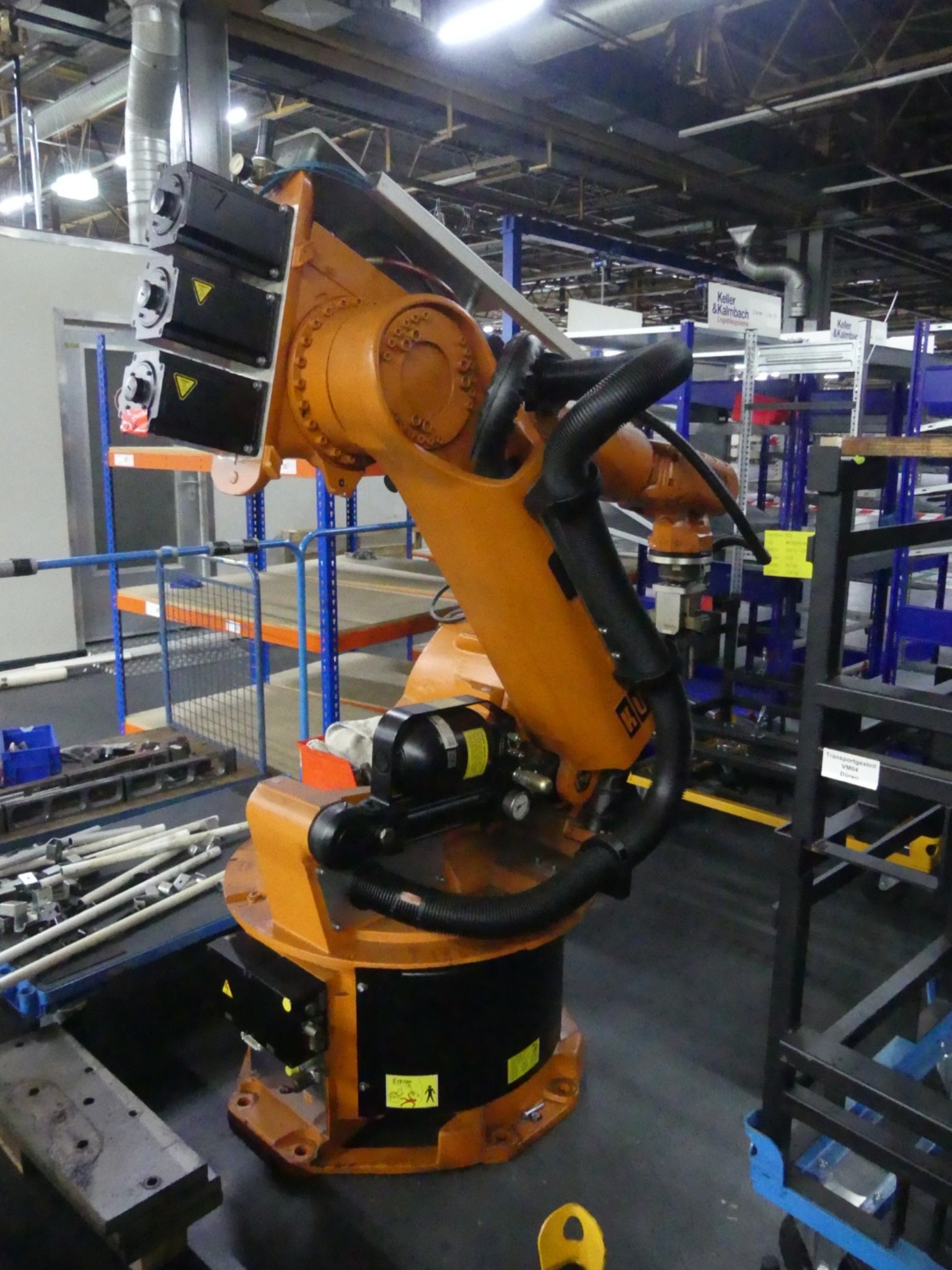 Centra obróbcze, maszyny do obróbki metalu i linie produkcyjne z branży motoryzacyjnej-3