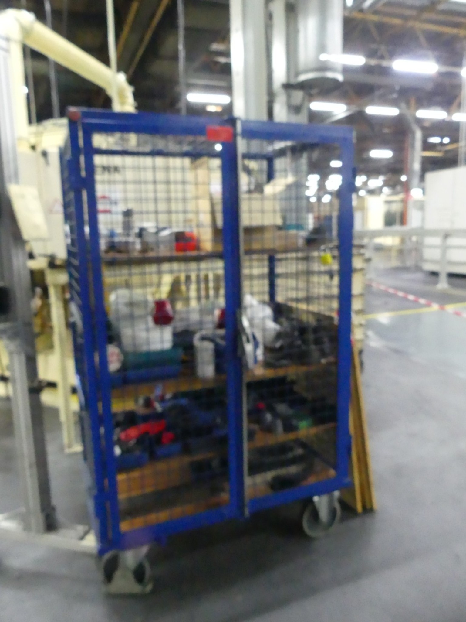 Centra obróbcze, maszyny do obróbki metalu i linie produkcyjne z branży motoryzacyjnej-1