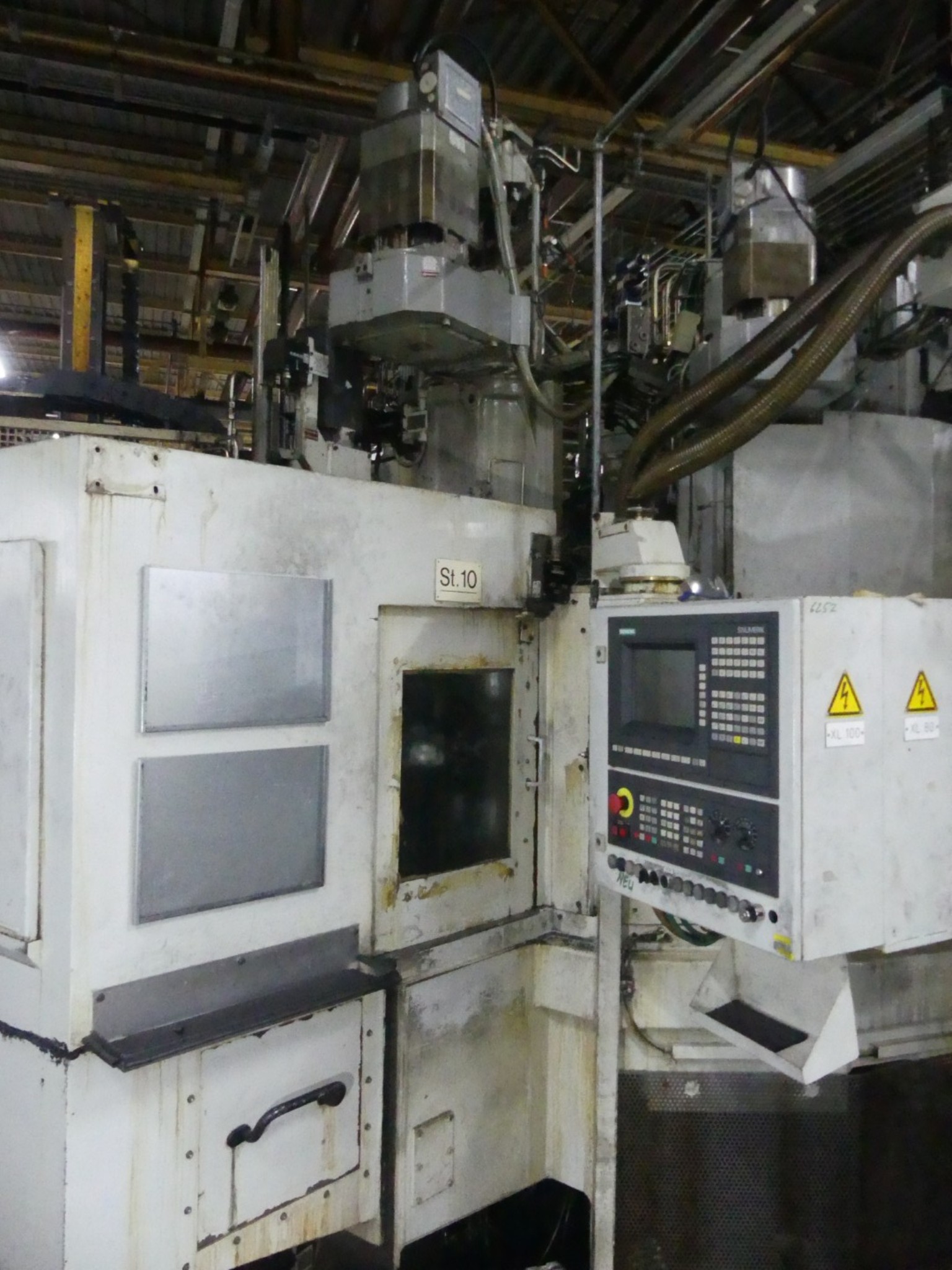 Centra obróbcze, maszyny do obróbki metalu i linie produkcyjne z branży motoryzacyjnej-9