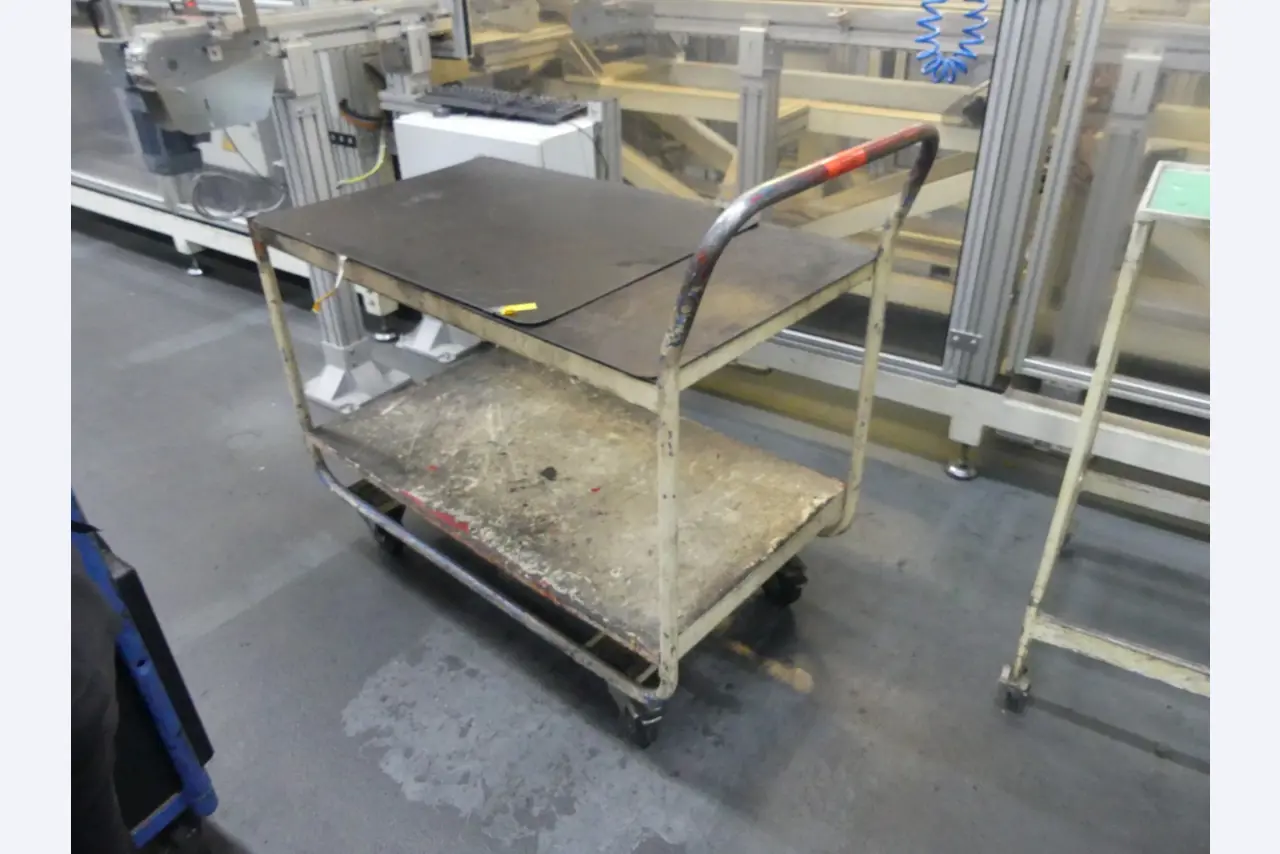 Bearbeitungszentren, metallbearbeitende Maschinen und Produktionslinen aus der Automobilindustrie-1