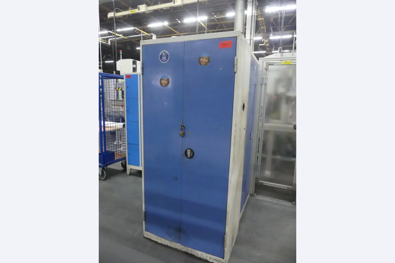 Bearbeitungszentren, metallbearbeitende Maschinen und Produktionslinen aus der Automobilindustrie-3