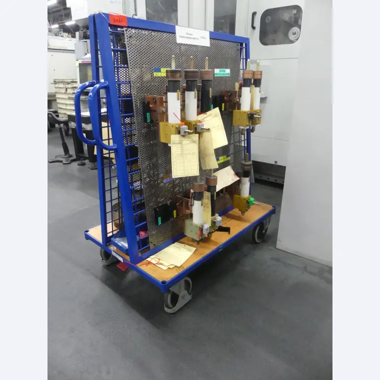 Bearbeitungszentren, metallbearbeitende Maschinen und Produktionslinen aus der Automobilindustrie-1