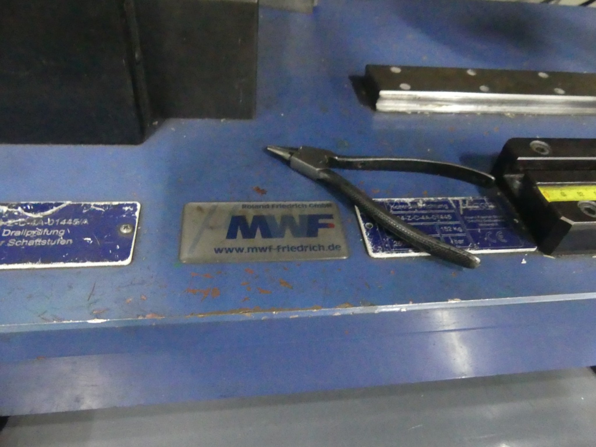 Centra obróbcze, maszyny do obróbki metalu i linie produkcyjne z branży motoryzacyjnej-3
