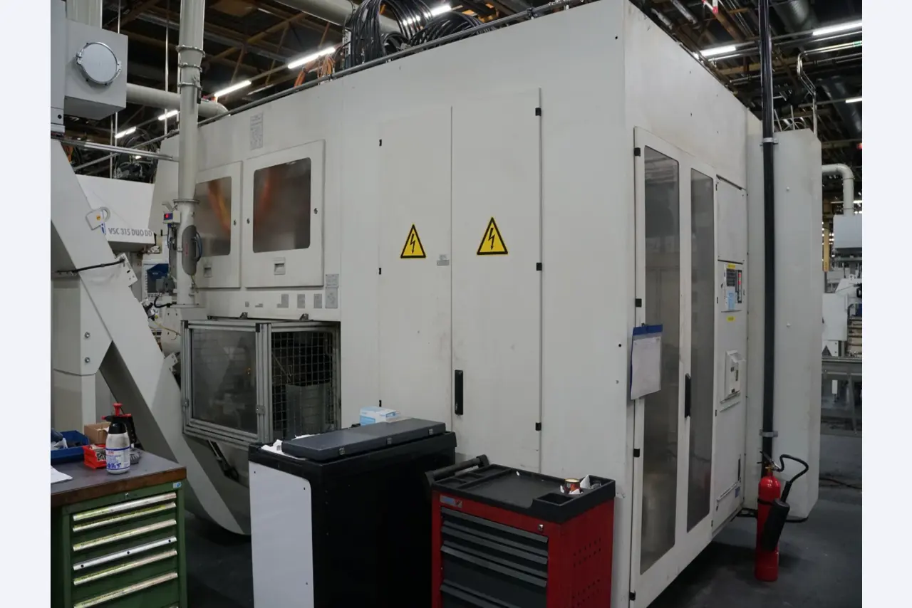 Bearbeitungszentren, metallbearbeitende Maschinen und Produktionslinen aus der Automobilindustrie-3