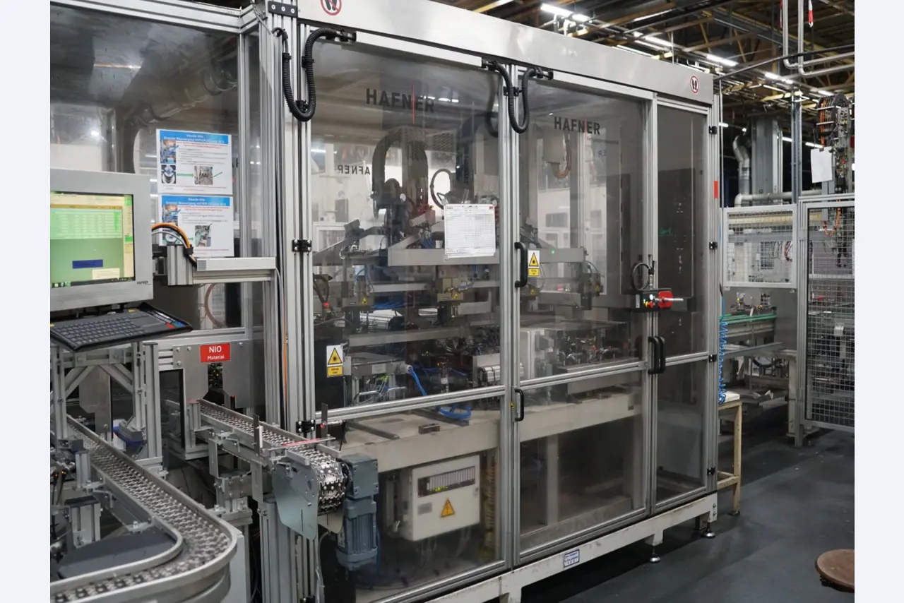 Bearbeitungszentren, metallbearbeitende Maschinen und Produktionslinien aus der Automobilindustrie-2