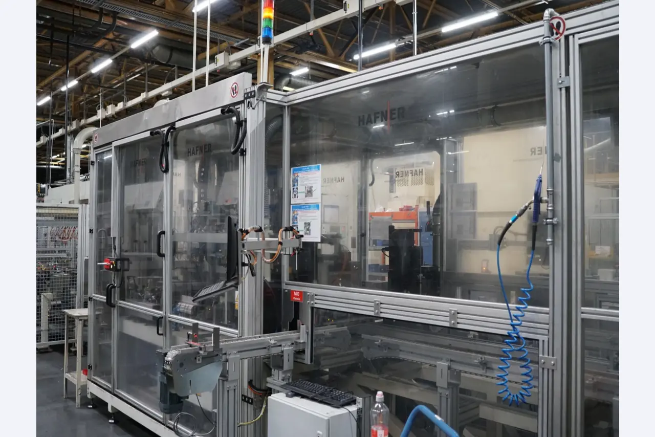 Bearbeitungszentren, metallbearbeitende Maschinen und Produktionslinien aus der Automobilindustrie-4