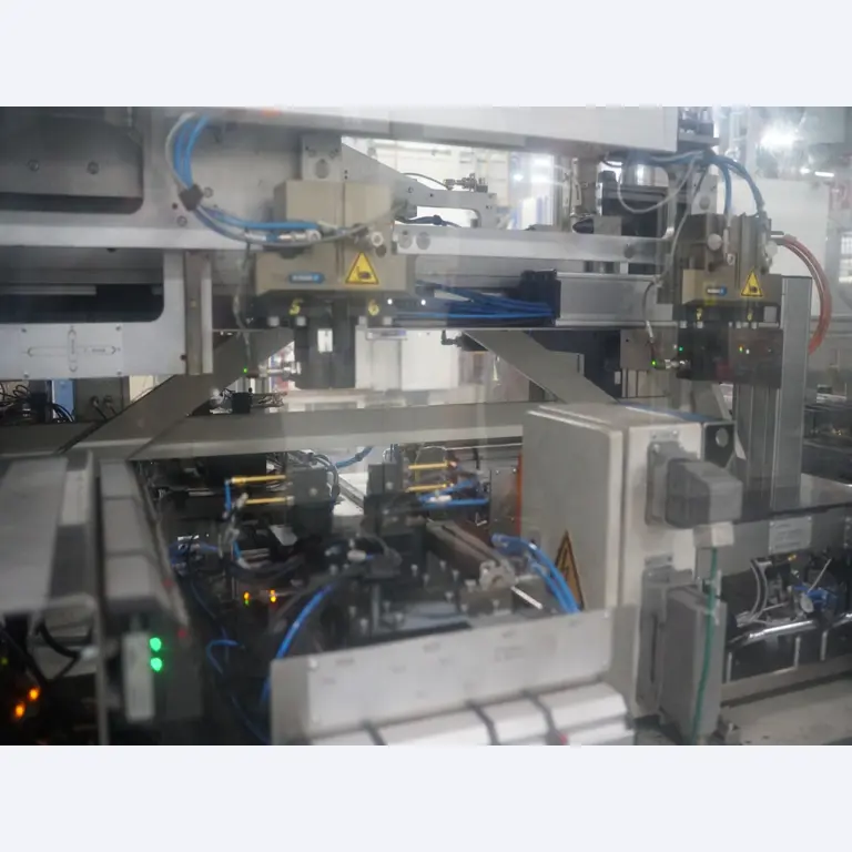 Bearbeitungszentren, metallbearbeitende Maschinen und Produktionslinien aus der Automobilindustrie-7