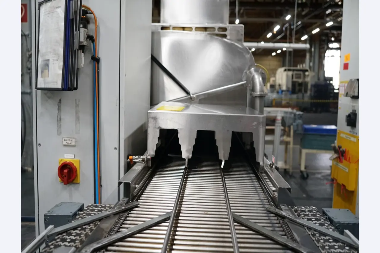 Bearbeitungszentren, metallbearbeitende Maschinen und Produktionslinien aus der Automobilindustrie-2