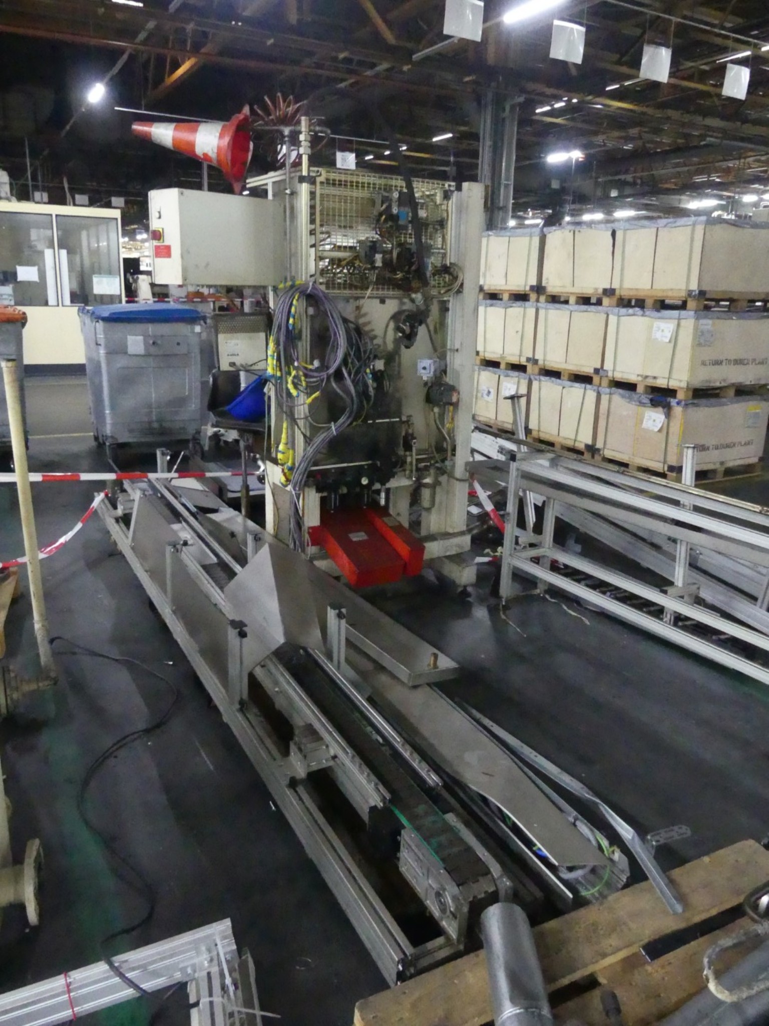 Bearbeitungszentren, metallbearbeitende Maschinen und Produktionslinien aus der Automobilindustrie-3