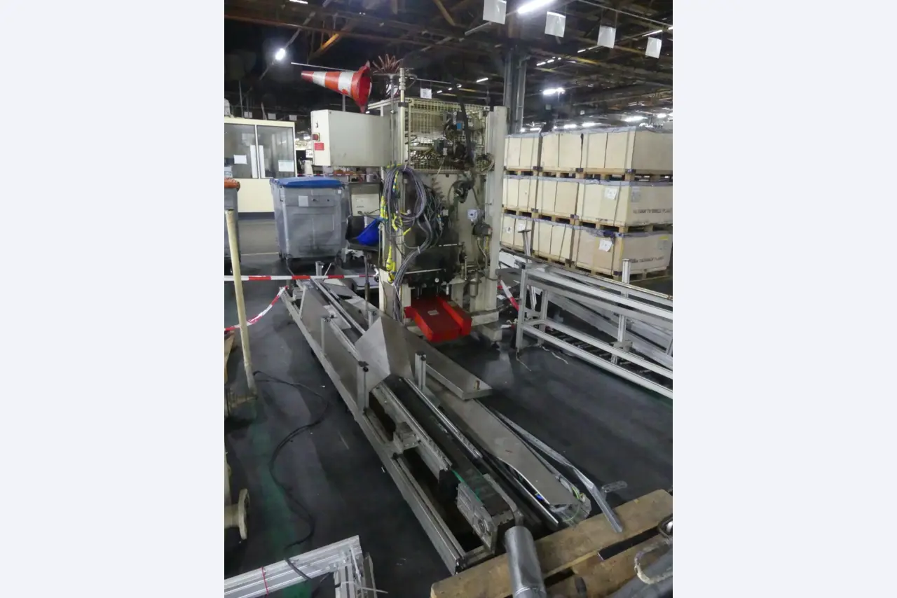Bearbeitungszentren, metallbearbeitende Maschinen und Produktionslinien aus der Automobilindustrie-3